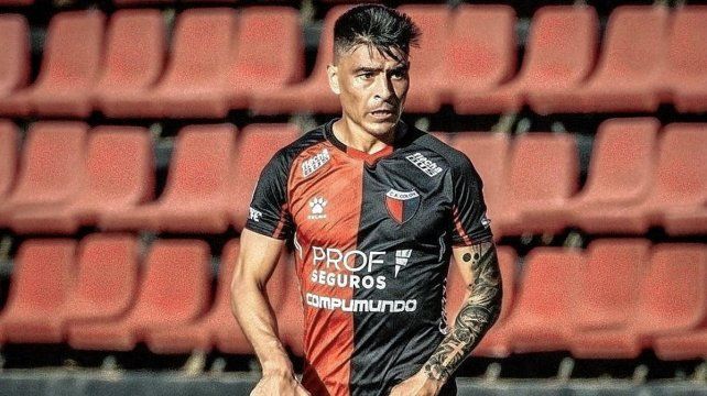 Paolo Goltz tiene una distensi&oacute;n muscular y est&aacute; m&aacute;s afuera que adentro del partido ante Independienet. Foto: prensa Col&oacute;n