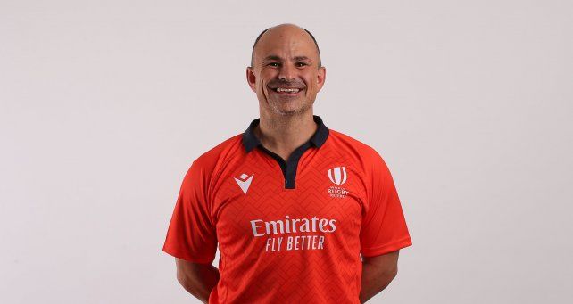 Jaco Peyper, el polémico árbitro que controlará las acciones entre Los Pumas y Gales en cuartos de final.