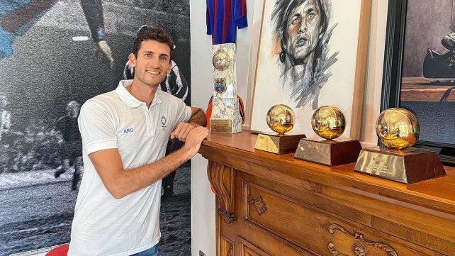 Chiaraviglio en el instituto Cruyff en Barcelona, donde comenzó un posgrado en marketing deportivo, un proyecto que lo tiene muy contento.