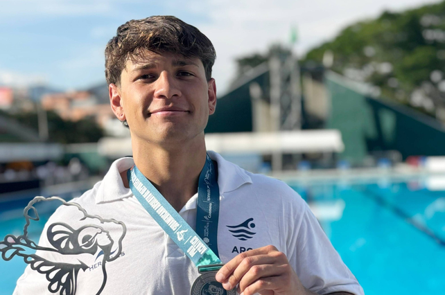 Argentina, con el santafesino Mateo Freyre, se consagró subcampeón Sudamericano de waterpolo en Cali.