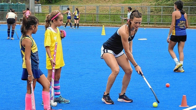 La Tiburona realiz&oacute; un entrenamiento de perfeccionamiento t&eacute;cnico, y firm&oacute; muchos aut&oacute;grafos.