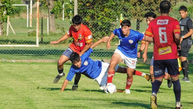 Para el local abri&oacute; la cuenta Gonz&aacute;lez Ria&ntilde;o, y para Uni&oacute;n, marcaron Gerem&iacute;as Gonz&aacute;lez y Valentin Micucci.