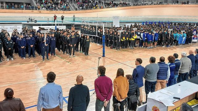  Con ceremonia de apertura y casi 30 partidos en el primer día de competencia, comenzaron los Nacionales Sub 14 y Sub 18.