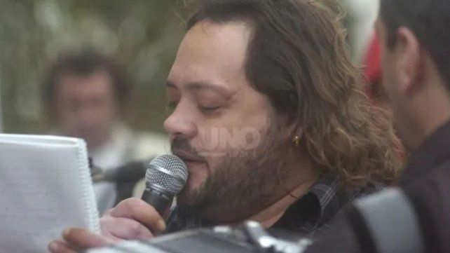  Leo Mattioli compartiendo en 2006 uno de sus ensayos junto a UNO Santa Fe. La cumbia, su pasión.