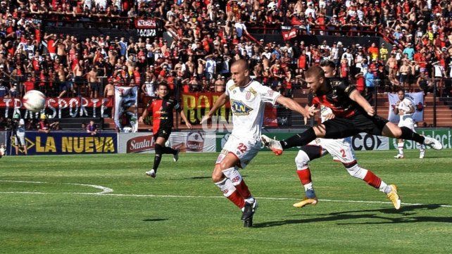 Lucas Beltrán refrendó su gran presente con la camiseta de Colón con otro gol en la Copa de la Liga. 