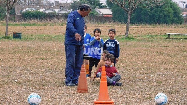  Nieres trabajó durante más de 25 años en el Cadi de Rincón, y junto a Sosa lograron el ascenso en el 2014. 