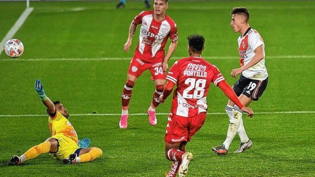 Uni&oacute;n sufri&oacute; cuatro goles ante River, pero ya lleva m&aacute;s de dos partidos y medio sin recibir goles.