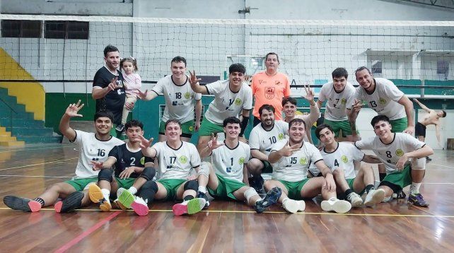 Regatas de Santa Fe derrotó a Alma Juniors en varones, y ahora se medirá con Villa Dora en el Tribu Mocoretá.