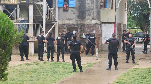 Tensión en el Fonavi San Jerónimo: denunció una golpiza y al mismo tiempo se registró una balacera Tensión en el Fonavi San Jerónimo: denunció una golpiza y al mismo tiempo se registró una balacera