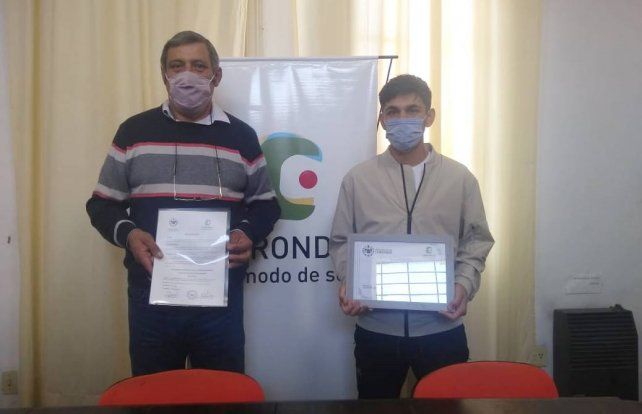 El intendente corondino felicit&oacute; al joven jugador de Col&oacute;n, por el trabajo realizado y llevar el nombre de la ciudad a lo m&aacute;s alto de la consideraci&oacute;n nacional.