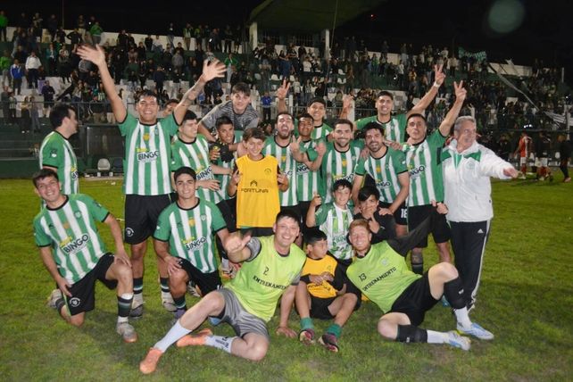  El Matador festejó la gran victoria conseguida frente a Colón de San Justo por 2 a 1. El Matador festejó la gran victoria conseguida frente a Colón de San Justo por 2 a 1.