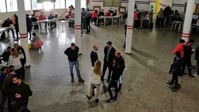 Las elecciones en Uni&oacute;n se llevar&iacute;an adelante finalmente el s&aacute;bado 25 de junio. M&aacute;s de 7.000 socios en condiciones de votar.