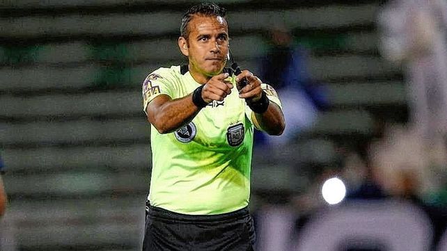 Ariel Penel tiene récord positivo pitando a Colón de manera oficial. 