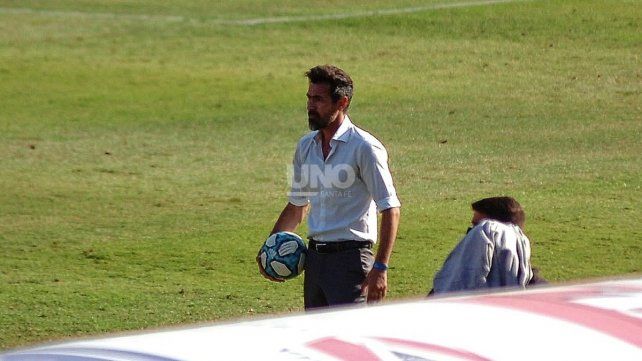 Eduardo Domínguez dio los motivos por qué dejó de ser el entrenador de Colón.