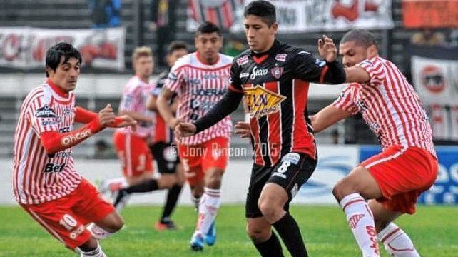 Rodrigo Aliendro debut&oacute; en 2011 con la camiseta de Chacarita, luego pas&oacute; a Atl&eacute;tico Tucum&aacute;n, tras recalar en Col&oacute;n.