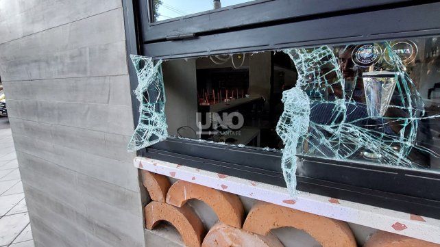 Robo pizzería en bulevar y Alvear