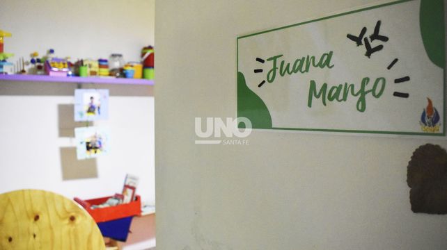 Las salas del jardín tienen nombres de referentes feministas vinculadas a la educación popular.