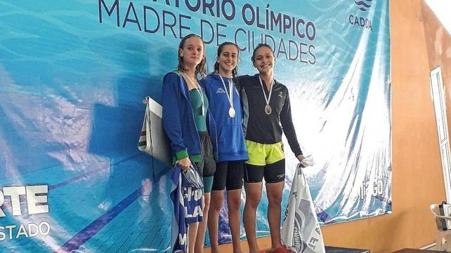 Milagros Amione de Gimnasia y Esgrima quedó segunda en 100 libre, pero consiguió medalla de oro en los 200 libre y en los 200 pecho.