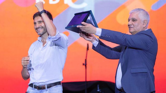 Pullaro destac&oacute; el crecimiento del turismo y la identidad cultural santafesina en el Festival del Pescador