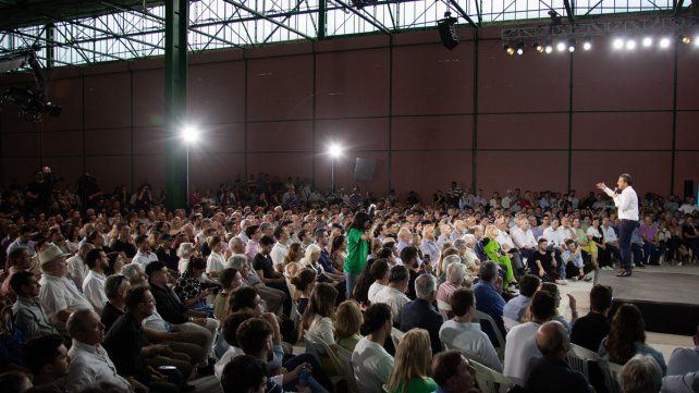 Sergio Massa durante su visita al parque industrial de Sauce Viejo.