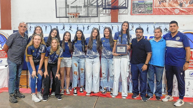 Gimnasia y Esgrima de 4 de Enero contin&uacute;a su crecimiento en las diferentes categor&iacute;as del v&oacute;ley santafesino.