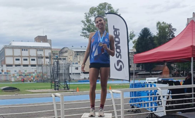 La santafesina ganó en la prueba de 100 metros llanos y en 100 con vallas.