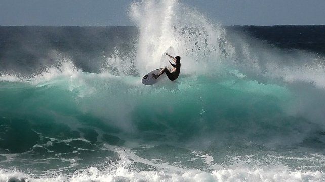 La Selección Argentina de surf se fue a Hawaii para prepararse para Tokio.