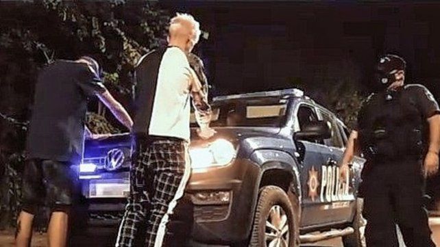 El video de los traperos en dónde aparecen los móviles policiales