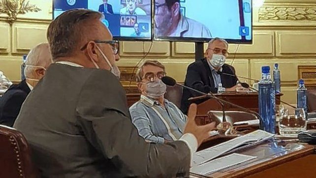 El senador por Rosario, Marcelo Lewandowski, pidió que se aceleren los plazos porque "hay un linchamiento mediático" contra Traferri. Ambos senadores desde el lunes ya no comparten bloque.