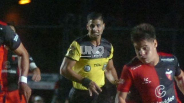 Bryan Ferreyra volverá a controlar a Colón, esta vez ante Defensores de Belgrano.