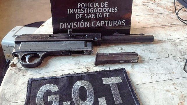 Arma secuestrada a los apuntados de ser autores del asesinato de Lorena Orduña.