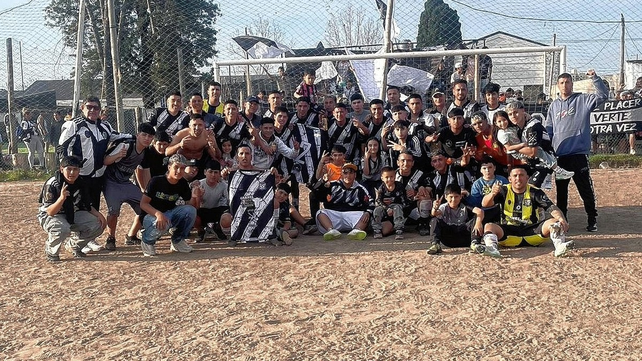 Por la última fecha del Ascenso, Deportivo Santa Rosa visitará en un duelo atractivo a Banco en Altos del Valle. Por la última fecha del Ascenso, Deportivo Santa Rosa visitará en un duelo atractivo a Banco en Altos del Valle.