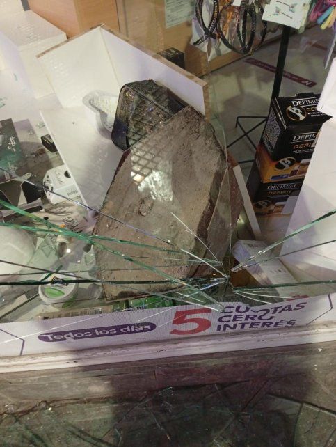Robo a un local de la Peatonal santafesina de la firma Raffi