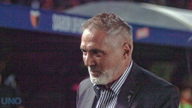 Se realizará una reunión cumbre en Colón para analizar la continuidad de Sergio Rondina como DT.