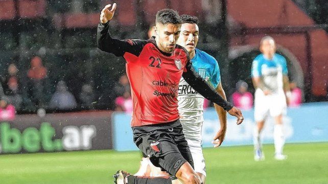 Ante Racing, Col&oacute;n us&oacute; una camiseta sin el logo de Kelme: en dicho lugar se ubic&oacute; el n&uacute;mero de jugador.