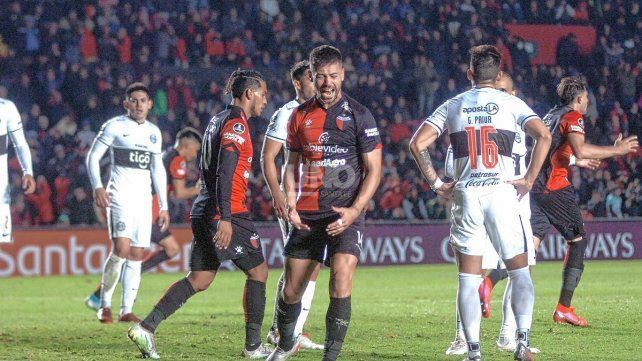 Federico L&eacute;rtora (foto) y Rodrigo Aliendro tienen dos amarillas y Julio Falcioni debe definir si juegan ante Pe&ntilde;arol.
