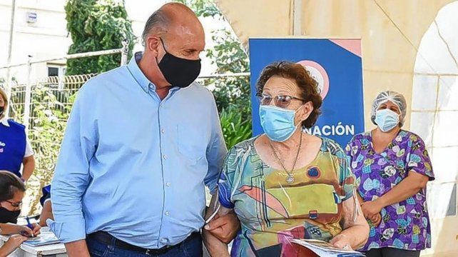 El presidente, Alberto Fernández, iba a viajar a Rosario, pero las complicaciones de salud de la madre de Perotti aplazaron la visita.