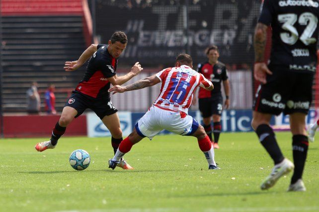 Sebasti&aacute;n Ass&iacute;s ser&iacute;a uno de los nombres de Uni&oacute;n en la mitad de la cancha, aunque Juan Azconz&aacute;bal tambi&eacute;n eval&uacute;a otras opciones.
