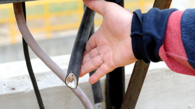 Robaron cables del sistema de bombeo de la casa bomba Cero