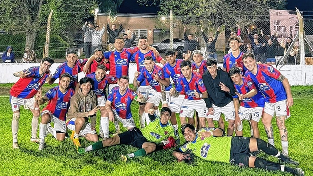 Por el certamen de ascenso, este viernes, la Vecinal Gálvez recibirá al duro Defensores de Peñaloza. Por el certamen de ascenso, este viernes, la Vecinal Gálvez recibirá al duro Defensores de Peñaloza.