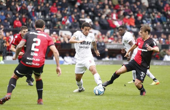 Marcelo Meli fue ofrecido a Colón y se analiza su incorporación ante la búsqueda de un volante de esas características.