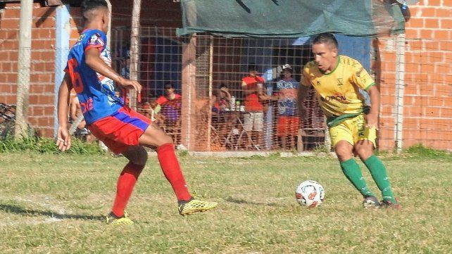Los Canarios consiguieron ganarle de visitante a Defensores de Pe&ntilde;aloza por 2 a 1 y se arrimaron a la punta de la tabla de la Liga Santafesina. &nbsp;