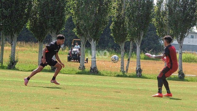 Ignacio Lago se perfila para arrancar como segundo delantero en Col&oacute;n.