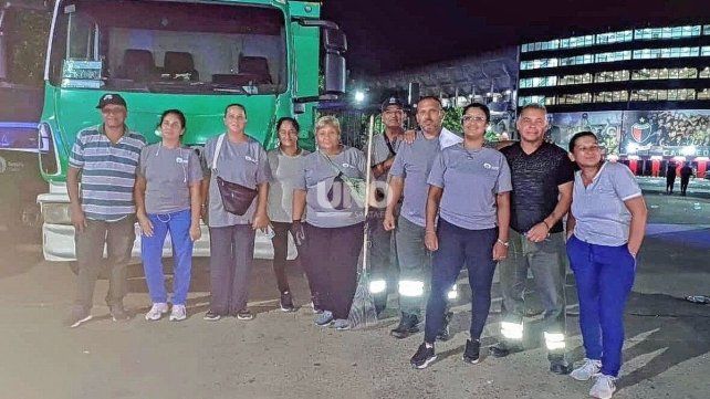 El operativo de limpieza en el Estadio de barrio Centenario