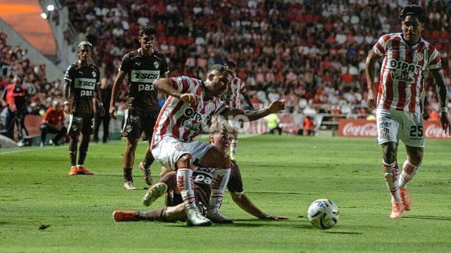 Franco Fragapane, uno de los jugadores m&aacute;s resistidos de Uni&oacute;n, volver&aacute; a ser titular ante San Lorenzo.