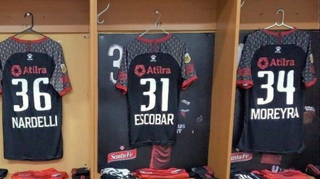 Col&oacute;n us&oacute; ante Central C&oacute;rdoba la camiseta especial de los 40.000 hinchas