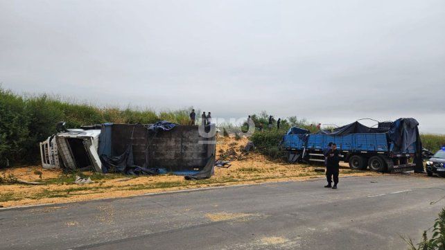 Accidente fatal en Circunvalación Oeste: murió el conductor de un auto tras chocar con un camión