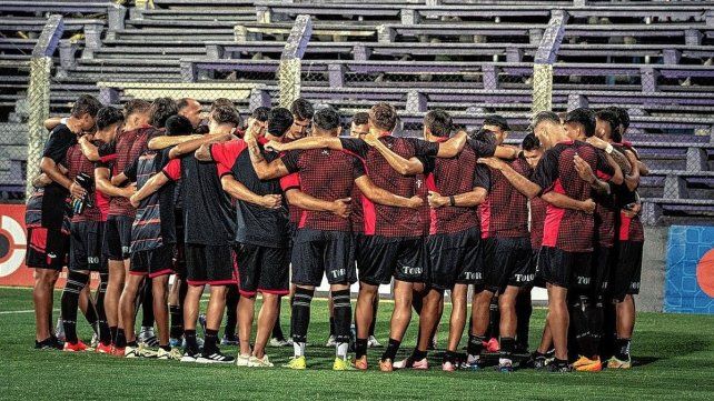 Colón entró en la recta final de preparación para recibir a Temperley.