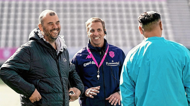 El head coach de Los Pumas, el australiano Michael Cheika, junto al argentino Gonzalo Quesada entrenador del Stade Francais.