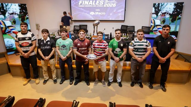Los jugadores de los equipos semifinalistas de Primera y Segunda del interuniones litoraleño. Los jugadores de los equipos semifinalistas de Primera y Segunda del interuniones litoraleño.